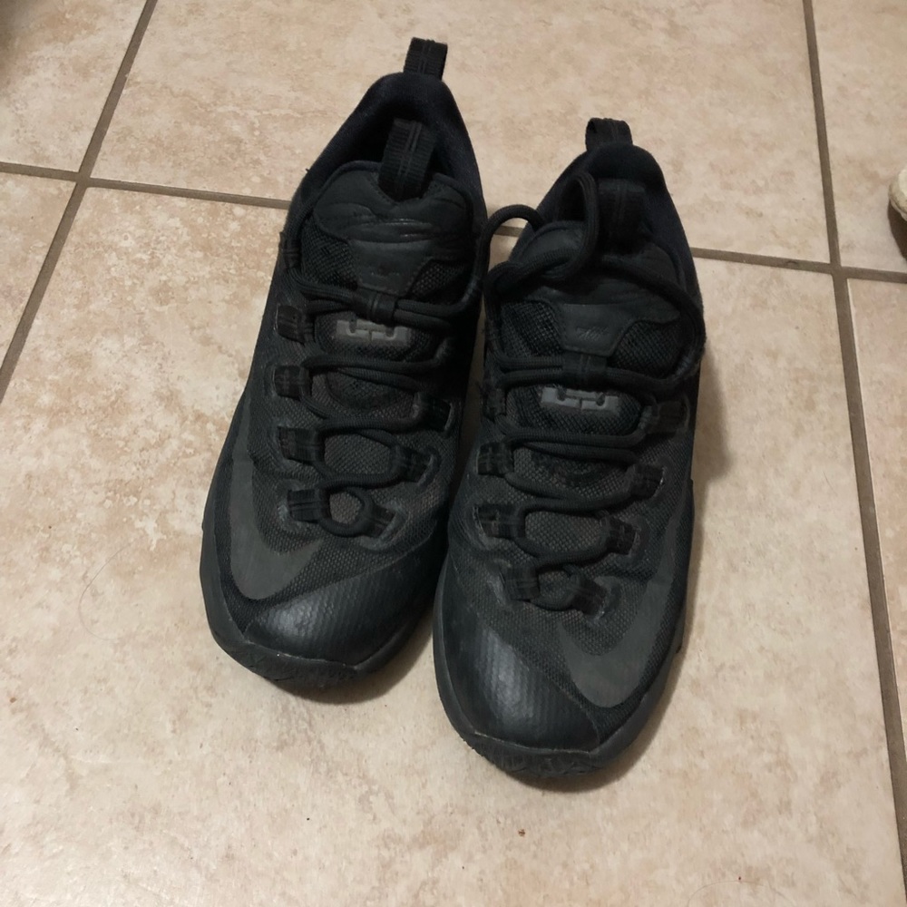 Nike Lebron 13 low top